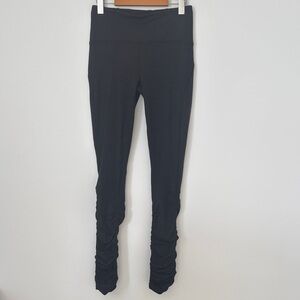 Lululemon Ready to Rulu tights size 6